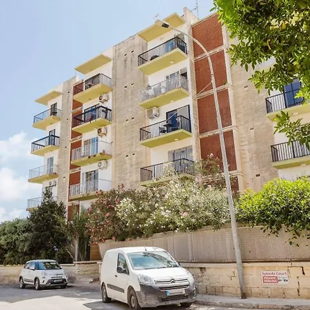 Apartment Spinola Court 2bed W Pool And Parking By Homely *