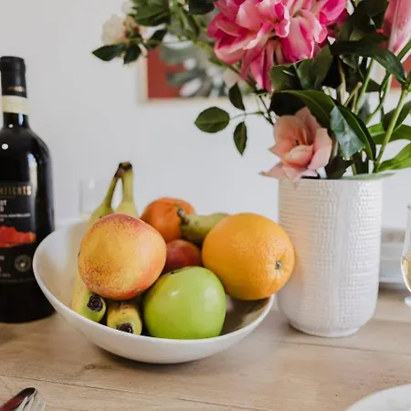 Spinola Court 2bed W Pool And Parking By Homely