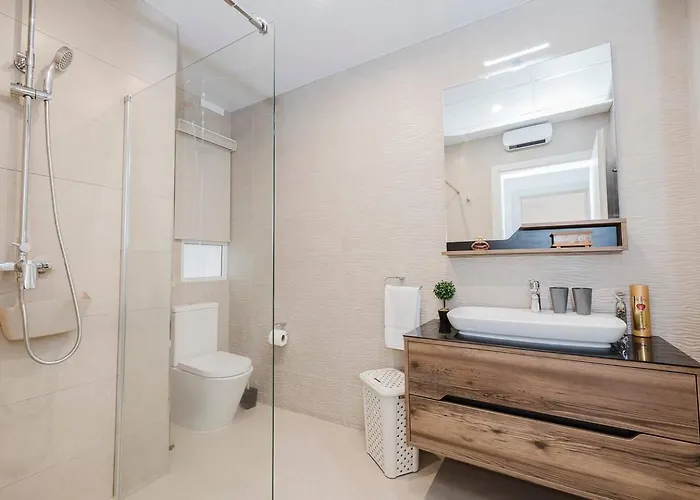 Spinola Court 2bed W Pool And Parking By Homely * Saint Julian's